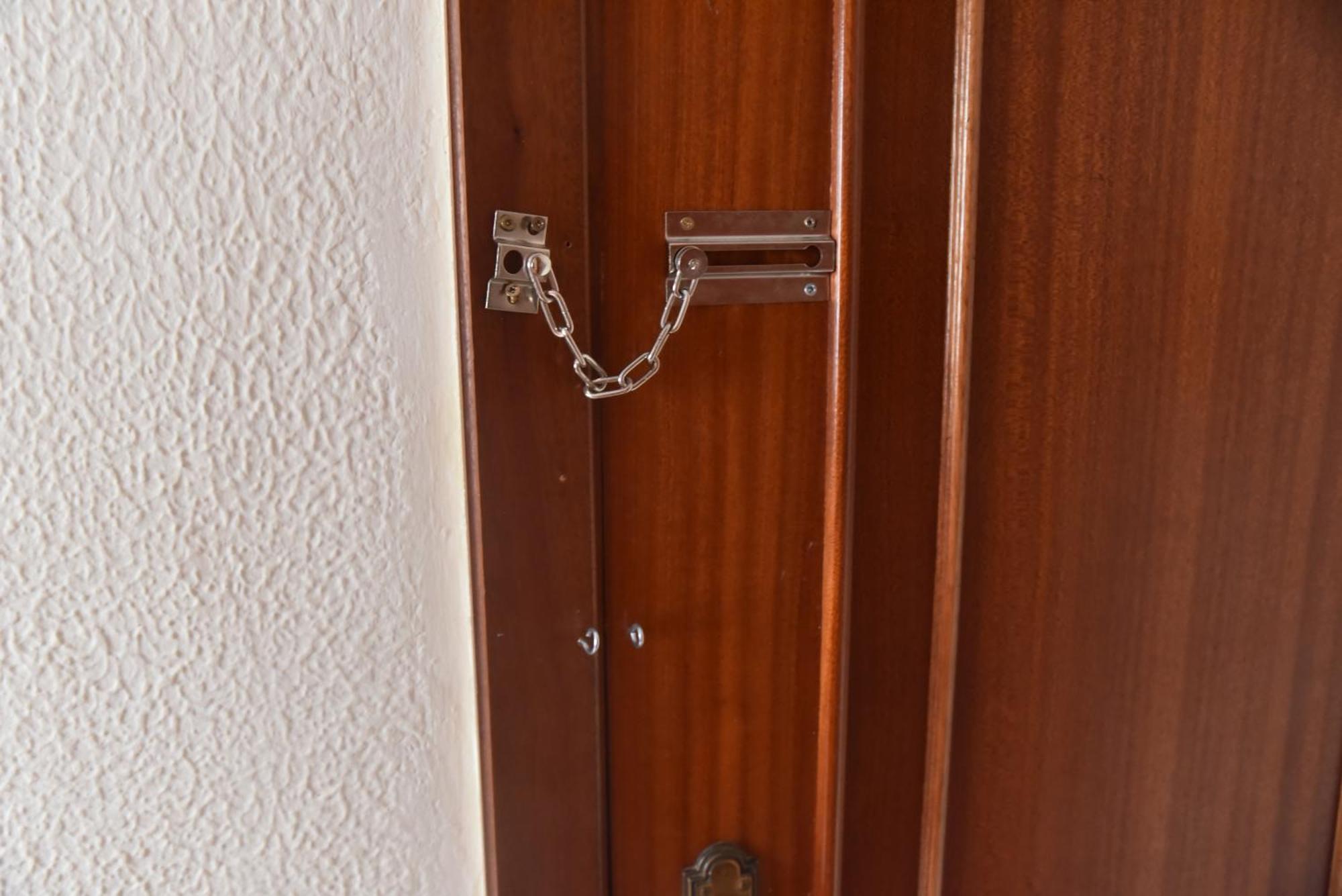 Grosses Modernes Zimmer "Silber" Fuer 2 Personen Und Katzenliebhaber บาเลนเซีย ภายนอก รูปภาพ